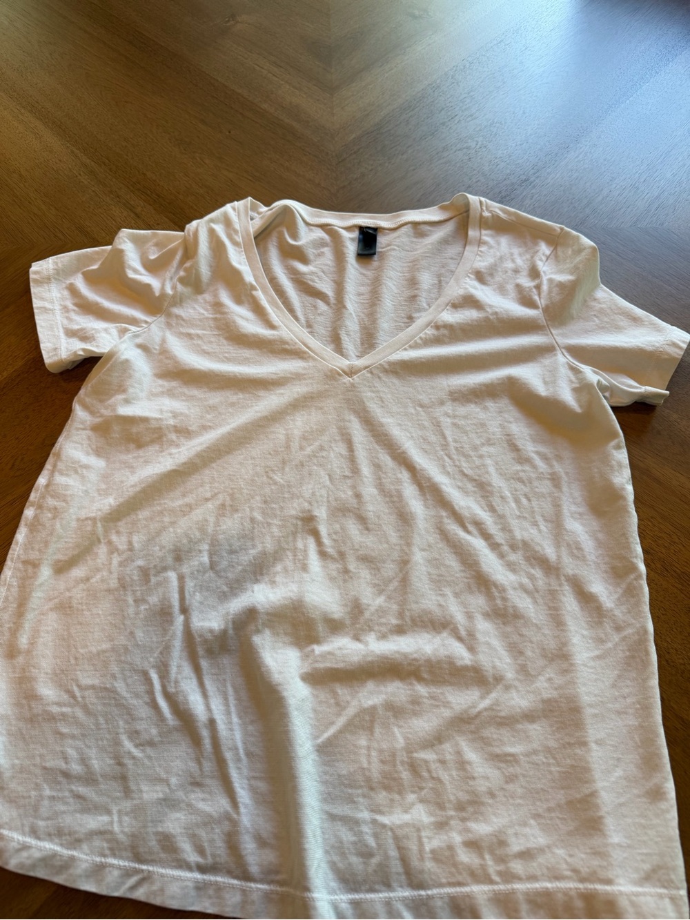 Ag Adriano Goldschmied Women's White V-Neck Short Sleeve Tee